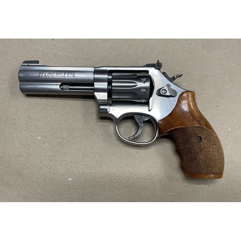 Revolver Smith & Wesson 617 4" - .22 Lr 2