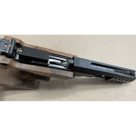 Pistolet Unique DES 69-U .22 lr